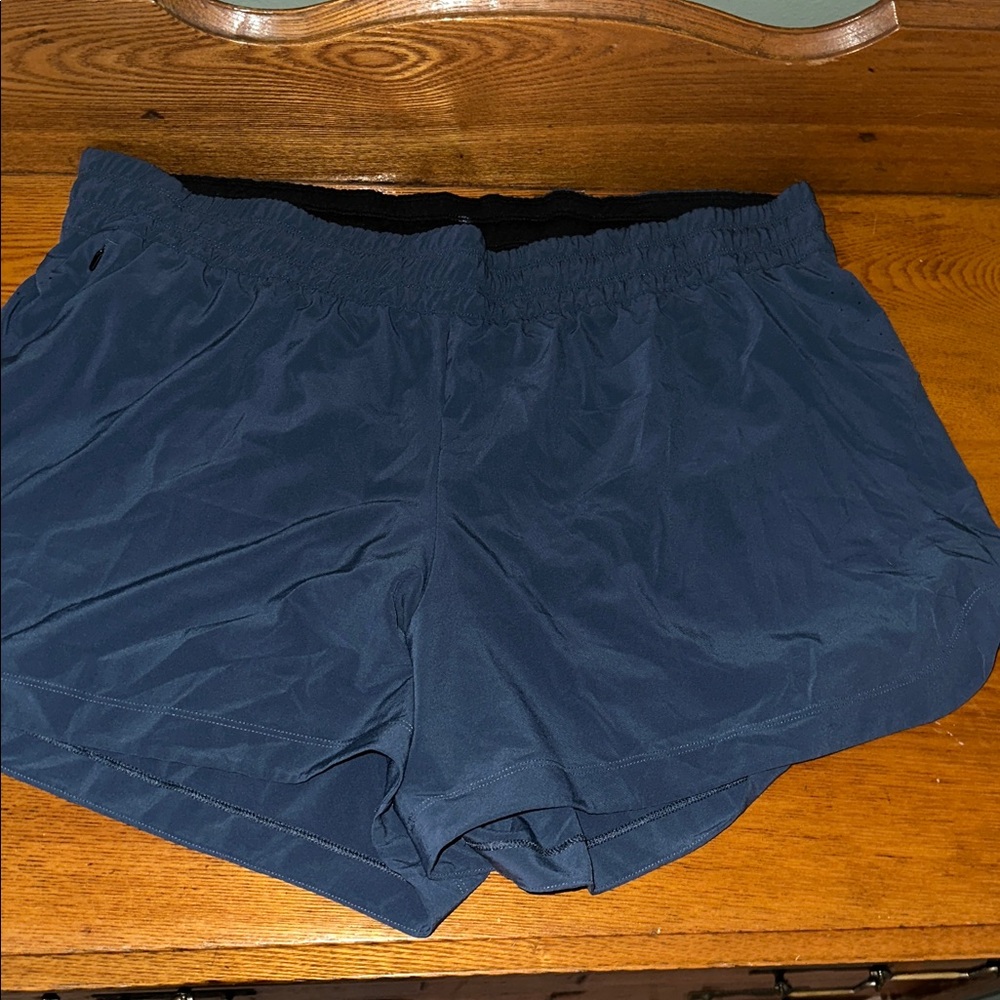 REI Women's Blue active shorts! Super soft and silky! Size 1x